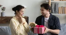 Mejores frases para enviar en el Día del Amor y la Amistad es el 21 de septiembre de 2024. Ideas de mensajes para la pareja o amigos.
