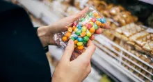 Conozca por qué da antojo de comer dulces o comida chatarra en momentos cuando se trabaja, se está en casa descansando, entre otros más.