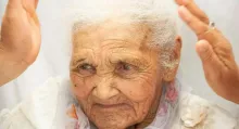 Margaret Maritz, de Sudáfrica, conmemoró su cumpleaños 118 en un hogar de adultos mayores. Reveló secreto para su longevidad.