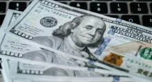 Así está el dólar con respecto al peso colombiano. Su precio sigue subiendo y hoy 17 de octubre está más cerca de 4300 pesos.