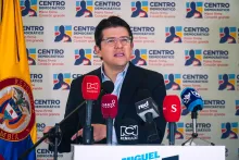 Electricidad restablecida al 50% en La Habana mientras la tormenta Oscar cruza el este de Cuba sin grandes daños.