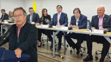 Padre asesinó a sus dos hijos en Bogotá y mostró el cuerpo de uno de ellos por la ventana; un testigo relató los escalofriantes detalles.