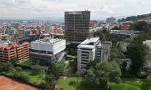 El material de un enlace que circula en chats de WhatsApp no fue escrito por periodistas de Noticias Caracol. Ojo a estas señales sobre contenidos falsos.