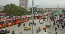 Cuánto mide un bus de Transmilenio en Bogotá | Cómo es de largo un trancón de Transmilenio en Bogotá | Por qué es el trancón de Transmilenio en noviembre