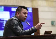 El senador Jota Pe Hernández hizo el reclamo.
