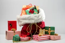 La temporada navideña, con sus patrones de compra, exquisiteces culinarias y expresiones de afecto a través de regalos, sigue siendo una época mágica que une a las personas.