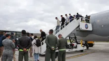 Llegó a Catam un tercer vuelo de la FAC desde EE. UU.