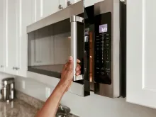 Ara sacó dos televisores con tecnología Smart TV a buen precio. Hay de 32 y 40 pulgadas. 