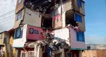 Pánico en Soacha por derrumbe de casa de cuatro pisos: hay 3 personas heridas, entre ellas, un menor de edad de 13 años. Las imágenes son impactantes. 