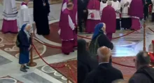 Funeral del papa Francisco: monja que fue amiga personal del sumo pontífice saltó la seguridad y lloró en soledad junto al ataúd de Jorge Mario Bergoglio.