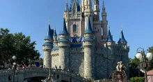 Descubre la Cinderella Castle Suite, la habitación secreta de Disney World. Precio, cómo acceder y detalles de este lujo exclusivo en el Castillo de Cenici
