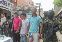 Los procesados fueron capturados en flagrancia  y enviados a la cárcel por su presunta responsabilidad en los delitos de extorsión, tráfico de armas y de estupefacientes.