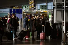 Más de 500 personas están viviendo en la terminal 4 del Aeropuerto de Barajas 