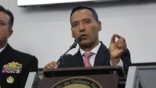 El jefe de la cartera de seguridad dijo que van 300 capturas de integrante de grupos armados en los últimos días.