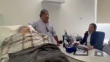 La mujer llevaba seis meses sin recibir su pensión y el banco le exigió presentarse para corroborar su identidad.
