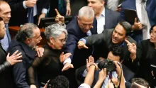 El ministro del Interior se fue encima del secretario del Congreso Alejandro Gonzales.