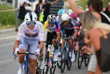 Egan Bernal espera cauteloso por la llegada de la alta montaña al Giro de Italia 2025