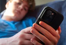 WhatsApp incluye una función poco conocida para comunicarse sin hacer videollamadas.