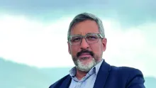 Un nuevo libro narra la asombrosa historia de cómo llegó la primera vacuna de la historia a Colombia.