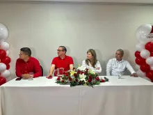 Fabio Amín y Piedad Correal junto a concejales del Partido Liberal.