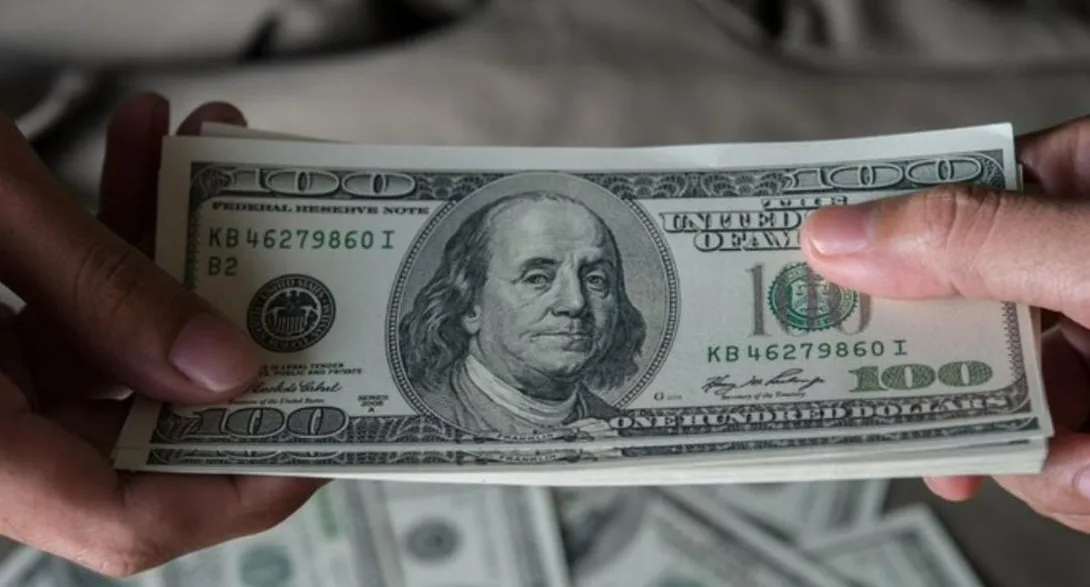 Conozca en cuánto está el precio del dólar en Colombia para hoy viernes 4 de noviembre. Su valor tuvo un incremento que lo acerca a 4400 pesos.