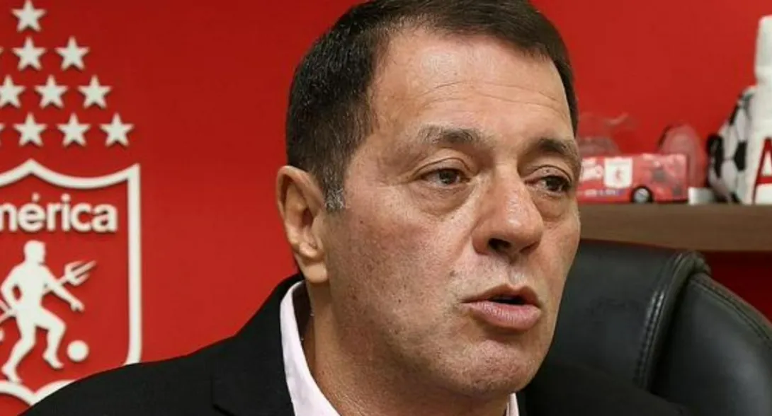 Tulio Gómez  escribió un mensaje en X, en el que habló de la decisión que tuvo que tomar, luego de que en redes sociales filtraran su número de celular.