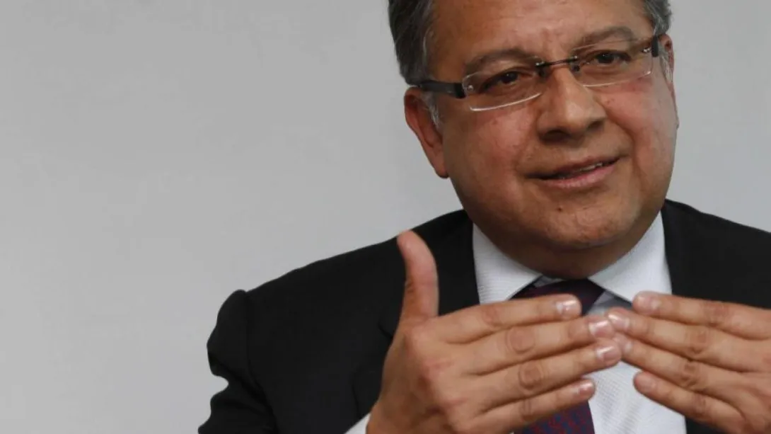 El exmagistrado de la Sala Laboral se reunió con Alejandro Lyons para hablarle de los procesos en su contra.