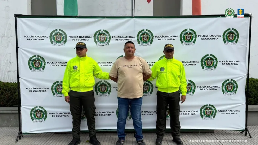 Carta de Estados Unidos a Colombia pide "suspensión total" de la importación de vehículos, en caso de no reversar la decisión de devolver aranceles del 10 