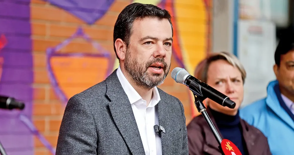 Qué le pasó a Ana del Castillo y por qué le renunciaron acordeonero y mánager de la cantante. Esto fue lo que le pasó a la cantante de vallenato.