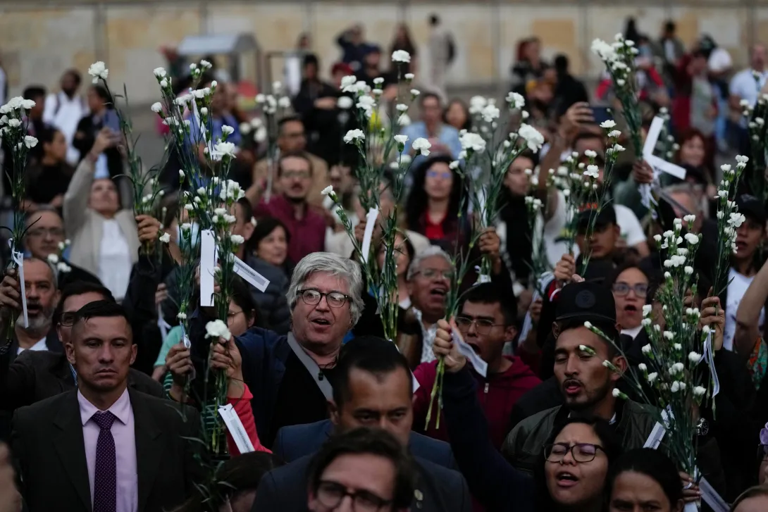 Homenaje a los firmantes de paz asesinados en Colombia.