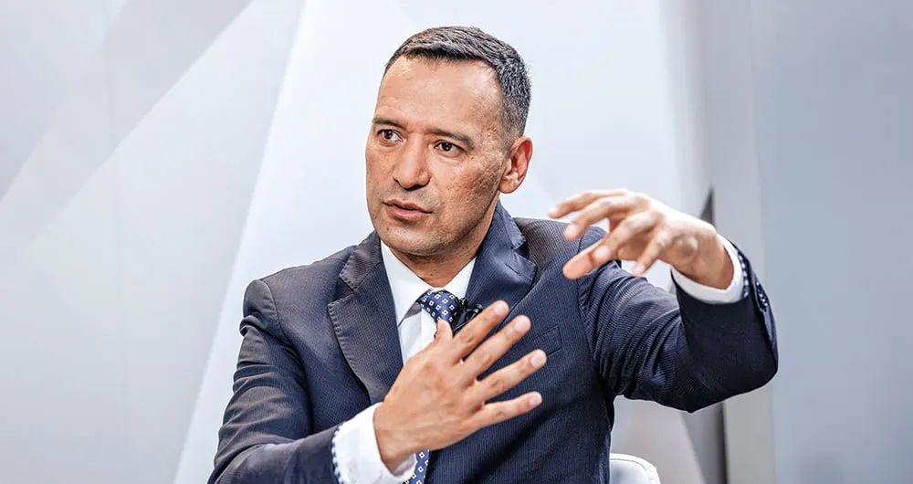 El ministro de Defensa, general (r) Pedro Sánchez, revela los tentáculos de los carteles extranjeros en nuestro país y sus alianzas con los grupos armados ilegales.