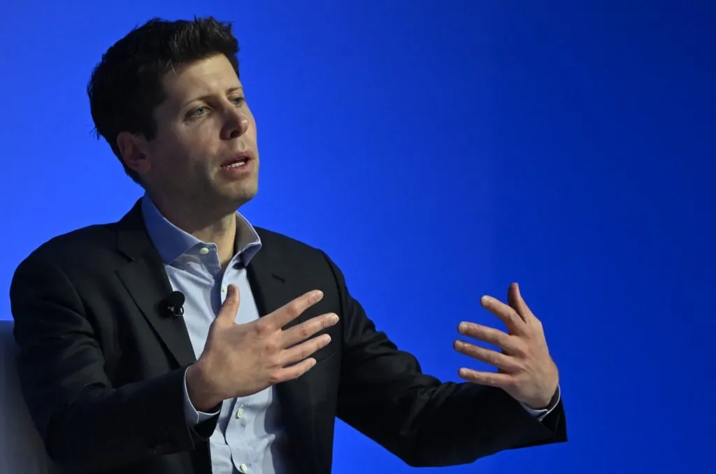 Sam Altman, CEO de OpenAI, revela el cual es el nuevo lenguaje del siglo XXI