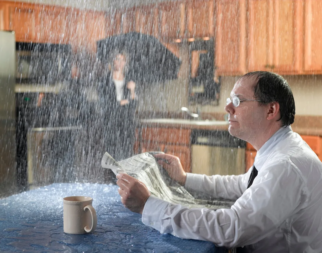 Soñar que llueve dentro de la casa puede tener diferentes interpretaciones.