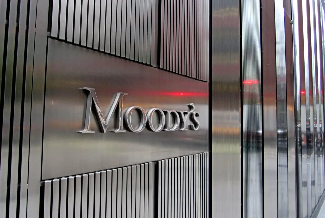Moody's cambió calificación crediticia de EE.UU.