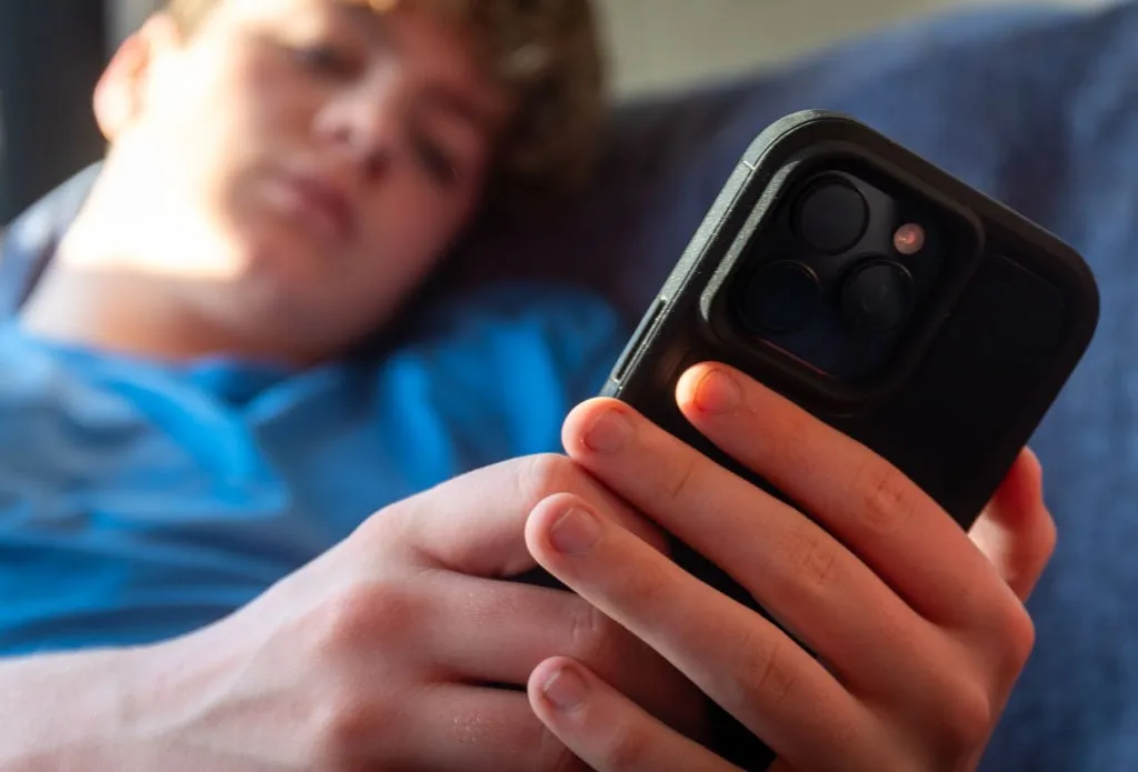 WhatsApp incluye una función poco conocida para comunicarse sin hacer videollamadas.