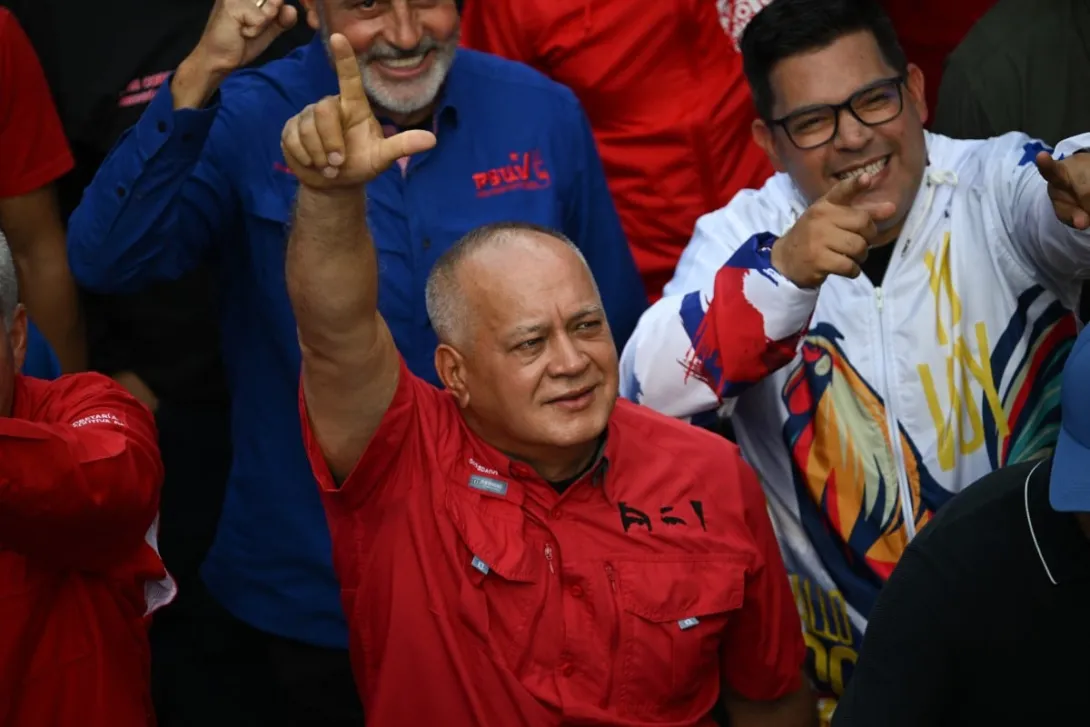 Diosdado Cabello lanza amenaza: “Si no les cae una bomba, nosotros vamos por ustedes”