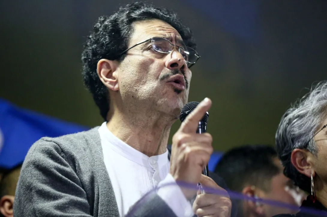 Video | Gol de Luis Javier Suárez en Portugal, el colombiano abrió el camino del triunfo del Sporting Iván Cepeda habló desde la sede del Polo Democrático en Bogotá.